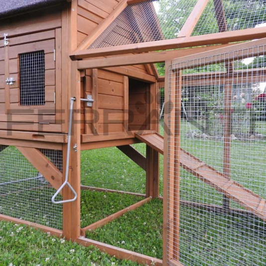 Pollaio mobile su ruote in legno, adatto a diversi animali | Ferranti
