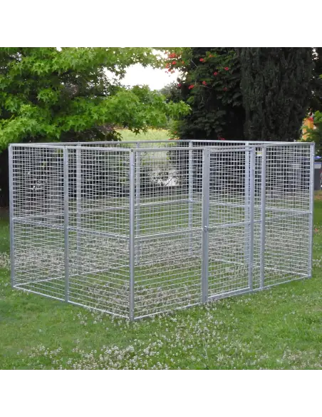 Custom-made dog and animal pen 200 x 300 x 170h cm