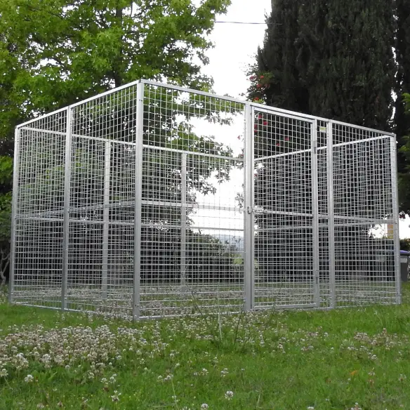 Custom-made dog and animal pen 200 x 300 x 170h cm