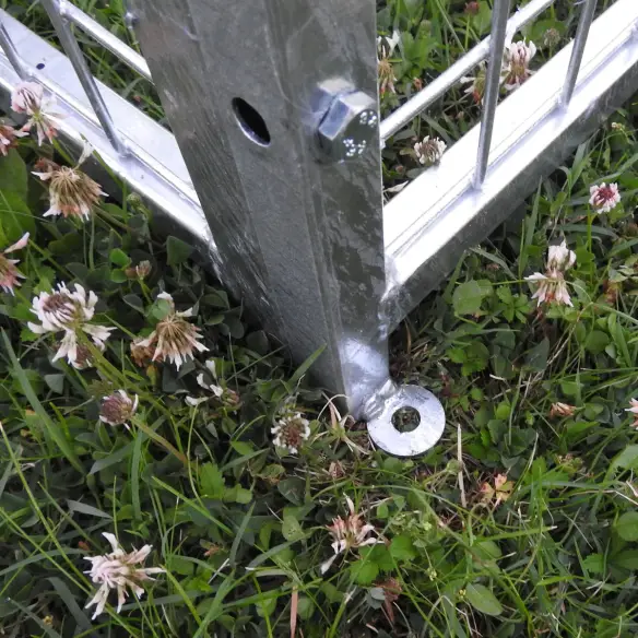 Ground anchoring of custom-made dog and animal pen