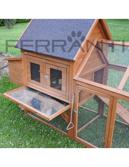 Removable waste tray of mobile chicken coop for 4 hens