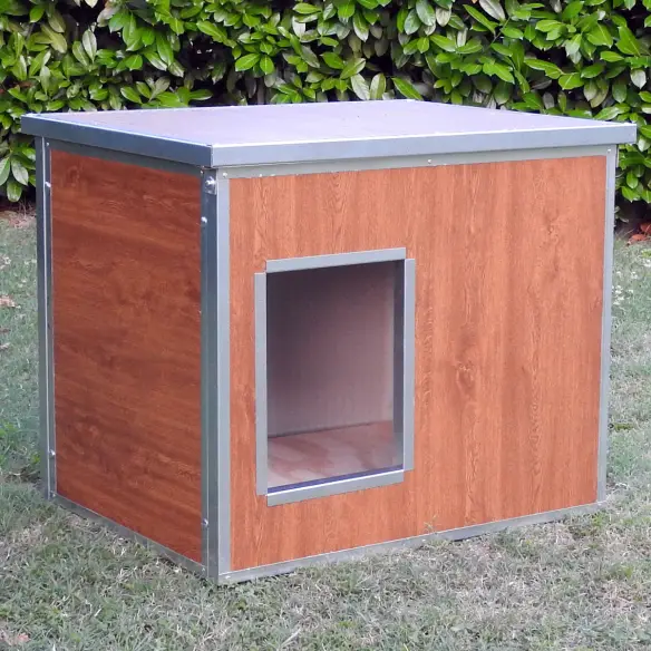 Wood-effect insulated small dog house for outdoor use