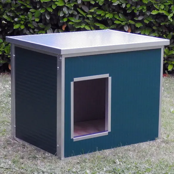 Medium green insulated dog house for outdoor use