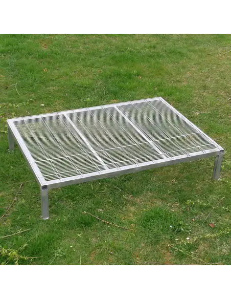 Raised base for modular aviary