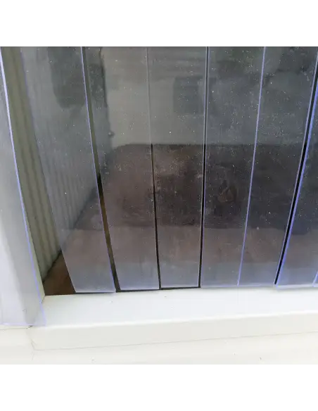 Dettaglio tenda termica per cuccia per cani