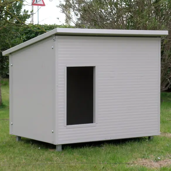 Platform installed under doghouse