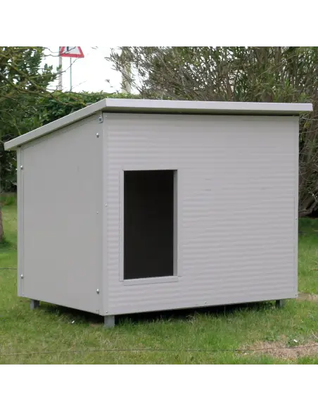 Platform installed under doghouse