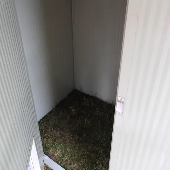 Interno della casetta per gatti coibentata