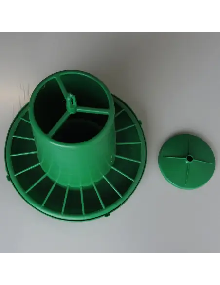Open hopper chicken feeder