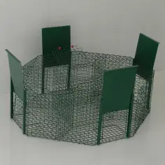 Bird trap for magpies, ravens, and corvids with 4 entrances Larsen type