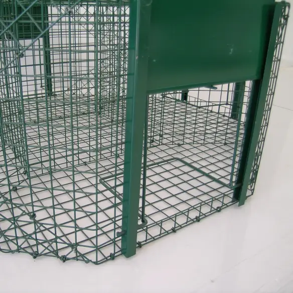 Entrance of magpie and corvid trap