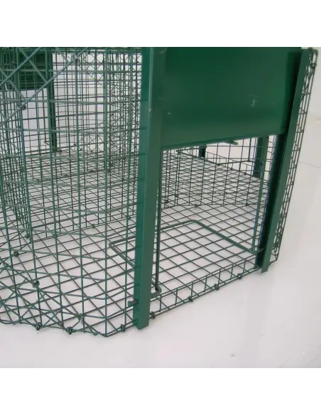 Entrance of magpie and corvid trap