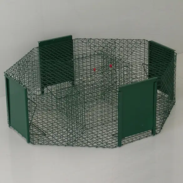 Bird trap for magpies, ravens, and corvids with 4 entrances Larsen type