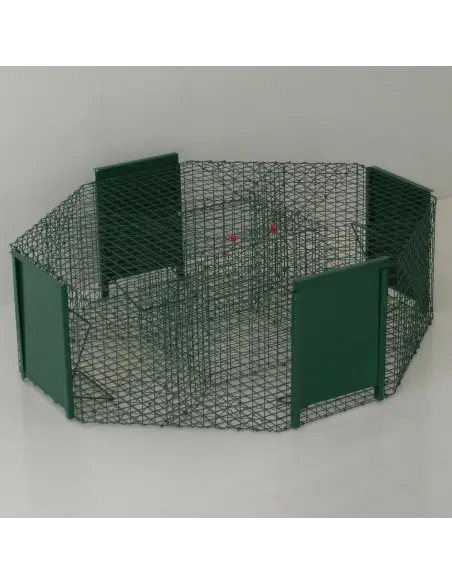 Bird trap for magpies, ravens, and corvids with 4 entrances Larsen type