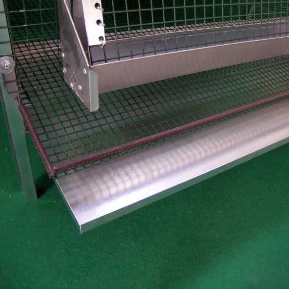 Removable droppings tray for quail cage