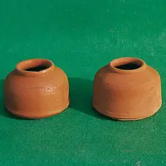 Mangiatoia per piccioni in terracotta per sali minerali | Ferranti