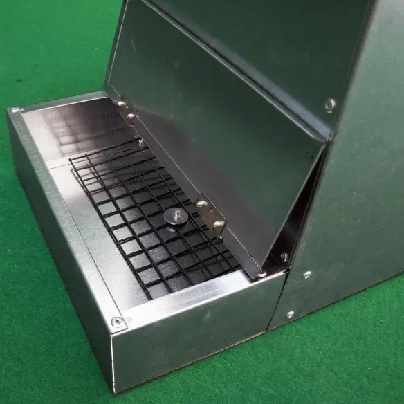 Egg collection tray for chicken nesting box