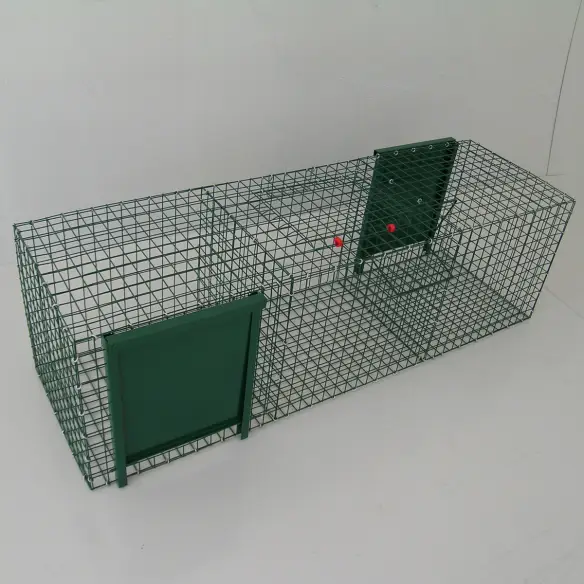 Bird trap for magpies, ravens, and corvids with 2 entrances Larsen type