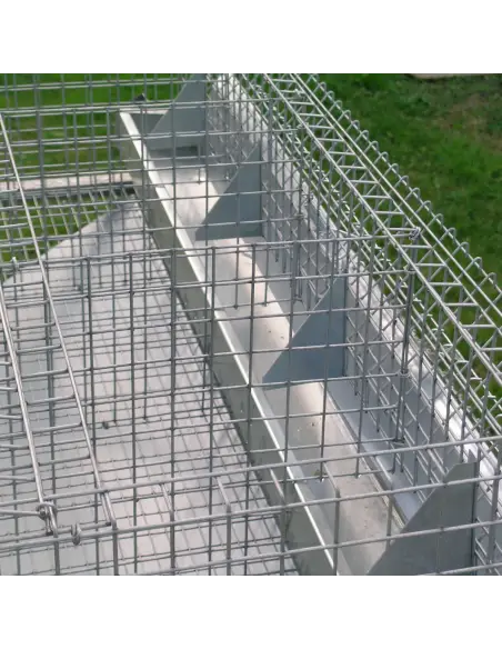 Fattening compartments of rabbit cage