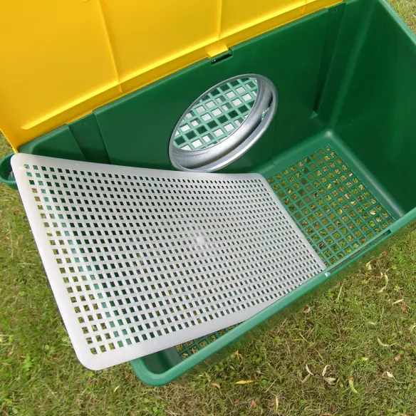 Nest of rabbit hutch