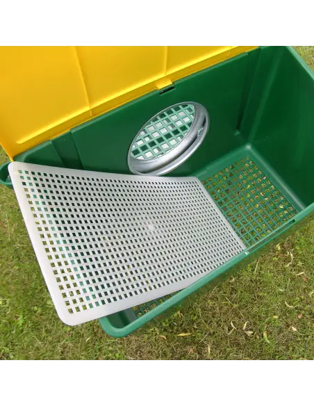 Nest of rabbit hutch