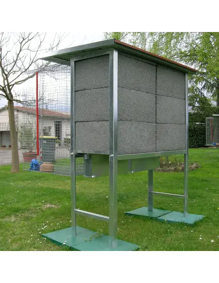 Back of pigeon coop for 6 pairs Back of pigeon coop for 6 pairs