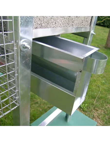 Sliding feeder with external loading system Sliding feeder with external loading system