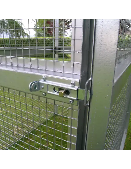 Door latch of modular aviary