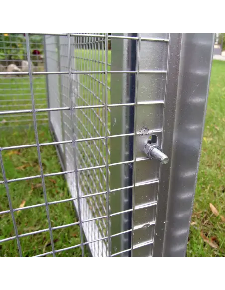 Panel fastening system of modular aviary