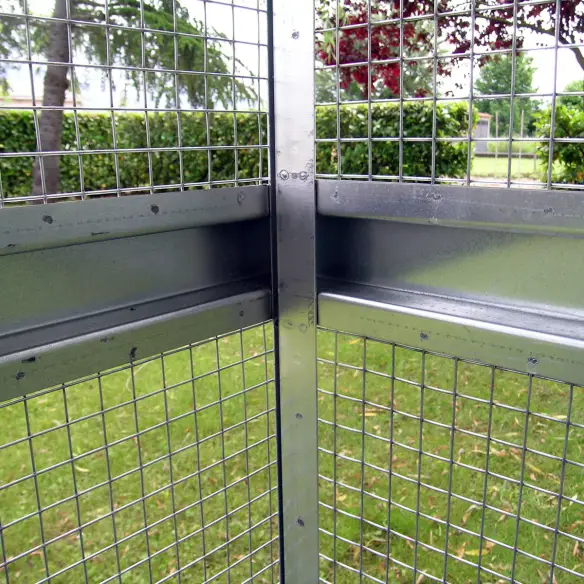 Panel fastening system of modular aviary