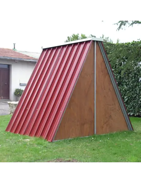 Back of sheet metal shelter for animals
