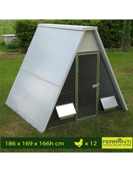 12-hen insulated chicken coop with thermal roof