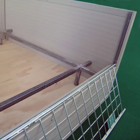 Dog whelping box with anti-crush safety bar