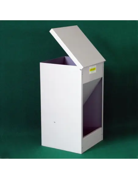 Lid opening of automatic dog feeder