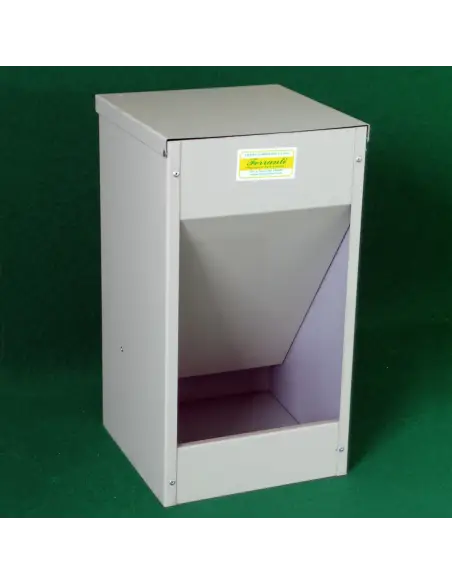Automatic dog feeder with dry food container