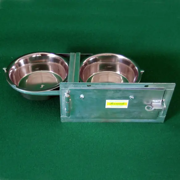 Closed position of swivel dog bowl stand