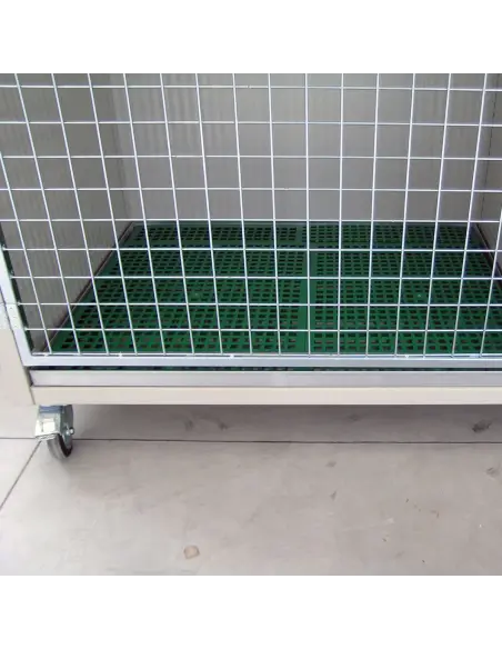Detail of removable internal waste tray
