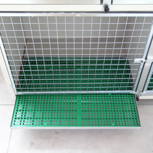 Detail of removable internal waste tray