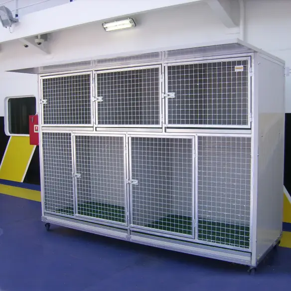 Custom veterinary cage for clinics and hospitals