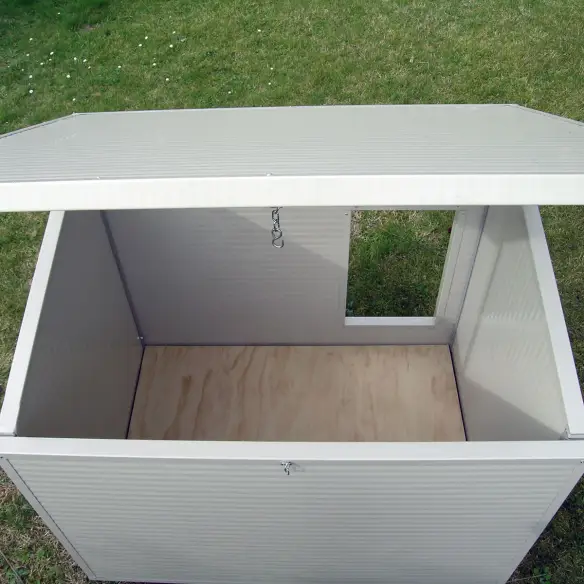 Interior of insulated large dog house with raised floor