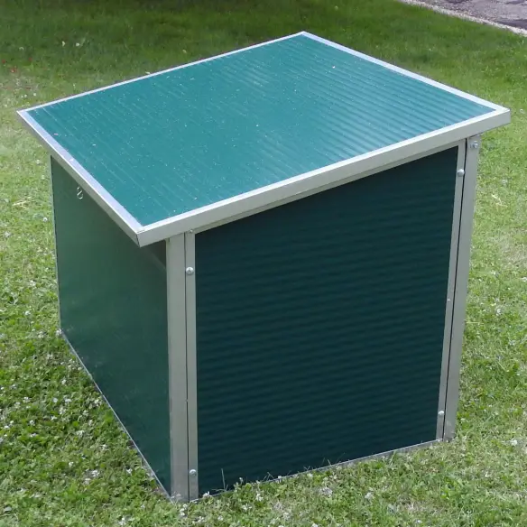 Back view of insulated dog house for large dogs