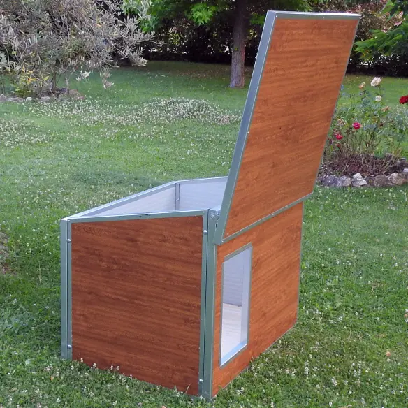 Opening roof of large outdoor dog house