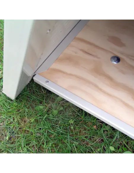 Entrance of Shepherd model dog house