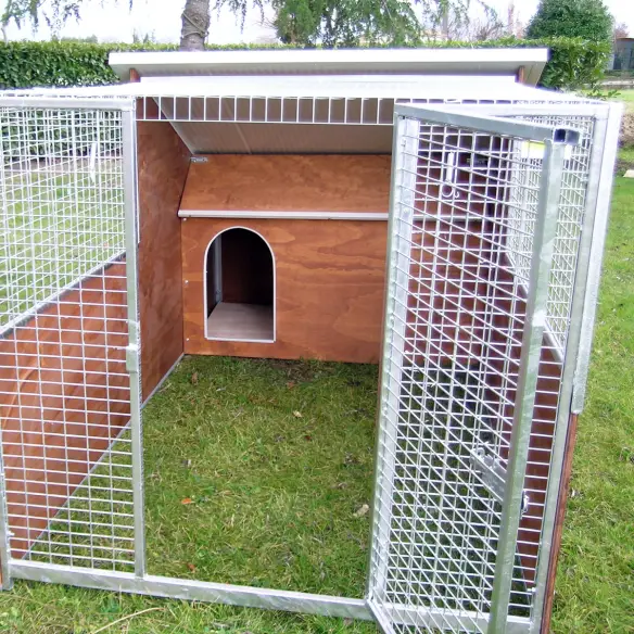 Zona giorno del box per cani piccoli e medi