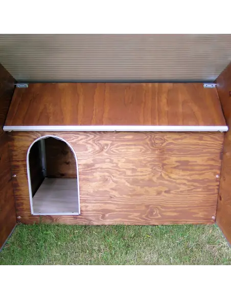 Opening roof of internal dog house