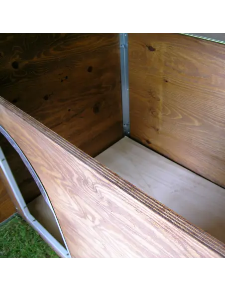 Opening roof of internal dog house