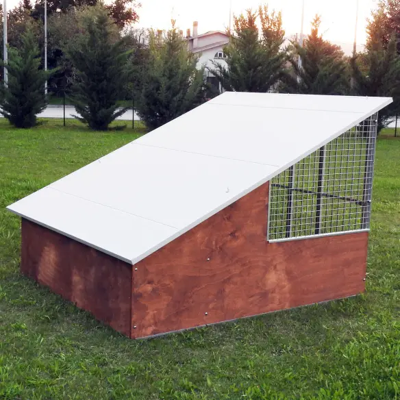 Parte posteriore del box per cani coibentato