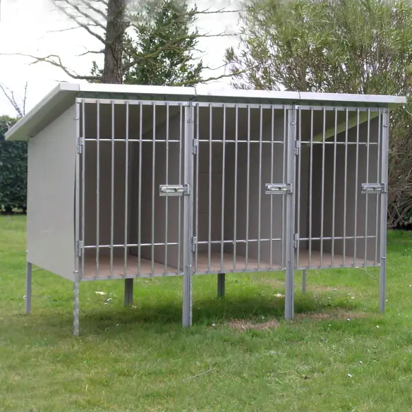 Outdoor kennel for professional dog training centers