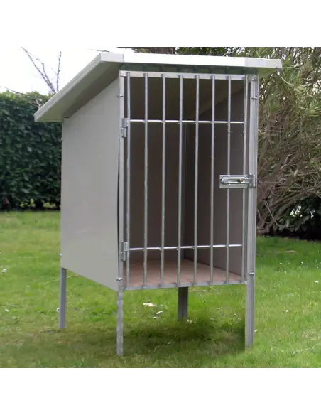 Dog training kennel for outdoor use