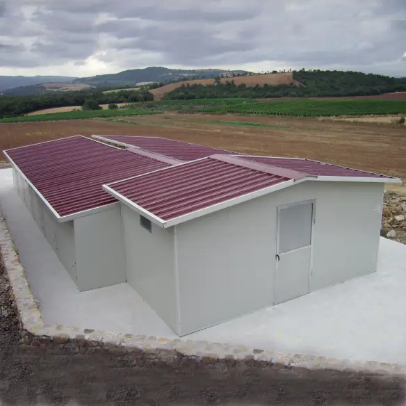 Serie di box per cani mod. Modular montati in linea